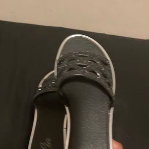 These black and sliver sandals!!